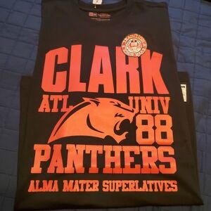 CLARK UNIVERSITY Tshirt 3xl